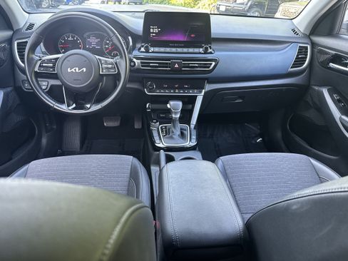 Used 2023 Kia Seltos S w/ Navigation Package FWD image 13