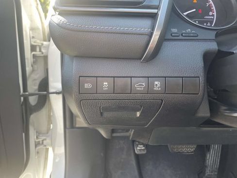 Used 2021 Toyota Camry SE FWD image 21