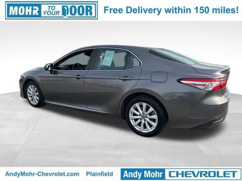 Used 2018 Toyota Camry LE image 4