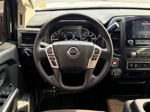 Used 2022 Nissan Titan SV AWD/4WD image 26
