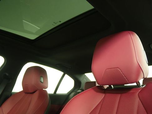 Certified 2025 BMW 530i RWD image 10