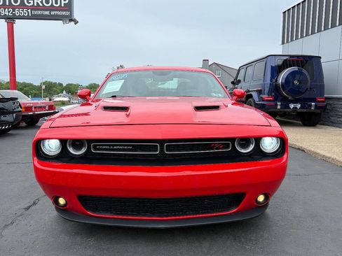 Used 2015 Dodge Challenger R/T w/ Quick Order Package 22B R/T RWD image 2