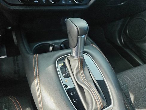 Used 2025 Honda HR-V Sport image 18