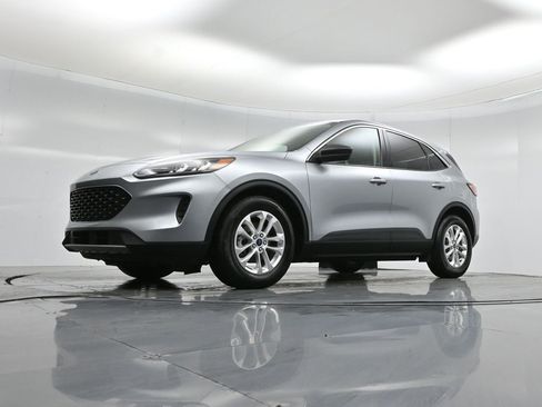 Used 2022 Ford Escape SE image 43