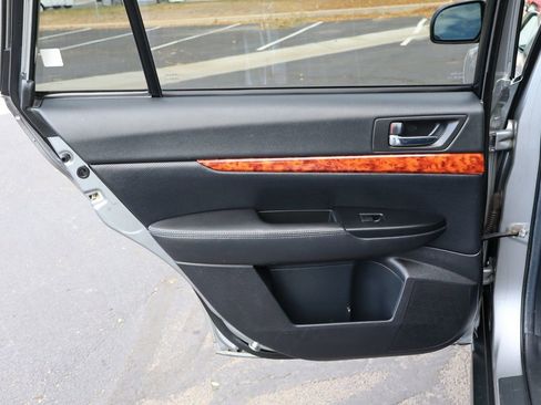 Used 2010 Subaru Outback 3.6R Limited image 24