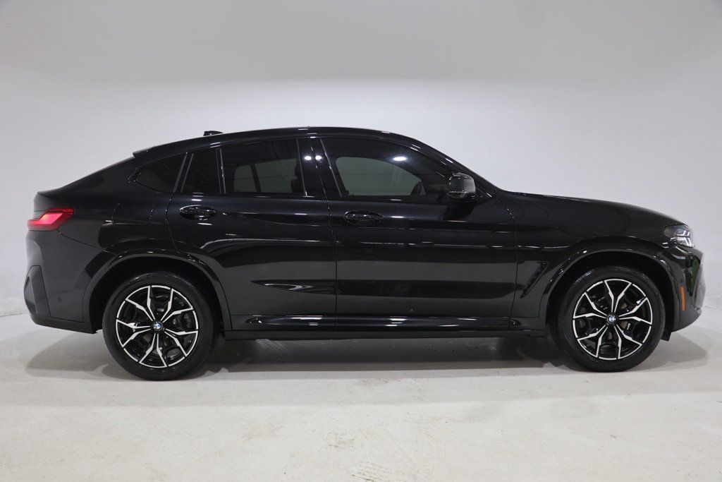 Used 2024 BMW X4 xDrive30i w/ Premium Package AWD/4WD image 9