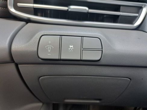 Used 2025 Hyundai Elantra SEL image 16