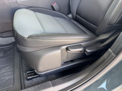 New 2025 Chevrolet Trax LT w/ LT Convenience Package image 13