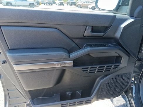 Used 2025 Toyota 4Runner TRD Off-Road AWD/4WD image 11