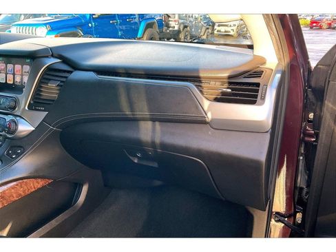Used 2017 Chevrolet Suburban Premier image 16