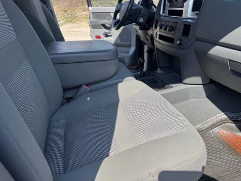Used 2007 Dodge Ram 2500 Truck SLT image 17
