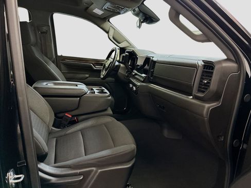 Used 2024 GMC Sierra 1500 Elevation image 32