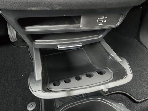 New 2026 Chrysler Pacifica Select AWD/4WD image 29