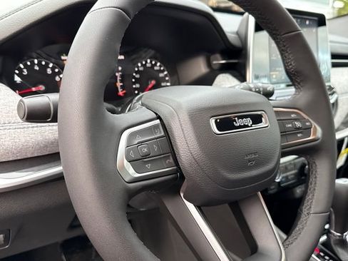 New 2026 Jeep Compass Latitude image 20