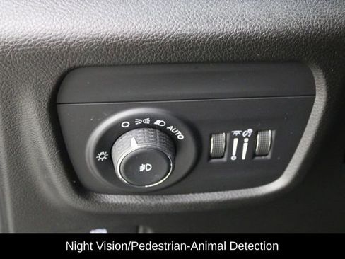 Used 2022 Jeep Grand Cherokee L Overland w/ Advanced Protech Group III AWD/4WD image 23