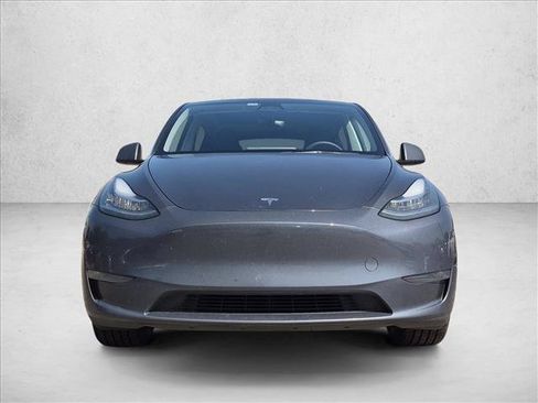 Used 2023 Tesla Model Y Long Range AWD/4WD image 2