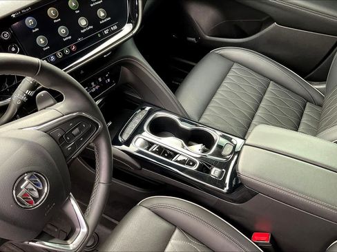 Used 2022 Buick Envision Avenir w/ Technology Package II FWD image 33
