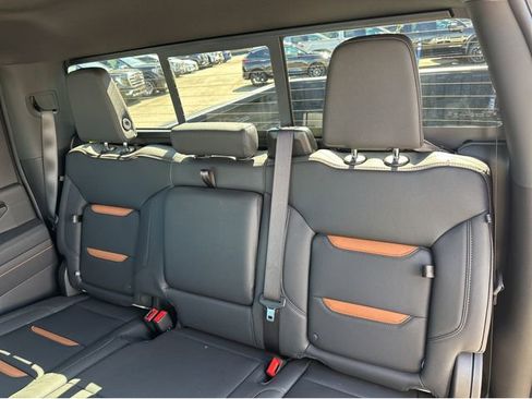 New 2026 GMC Sierra 2500 AT4 w/ AT4 Premium Plus Package AWD/4WD image 17