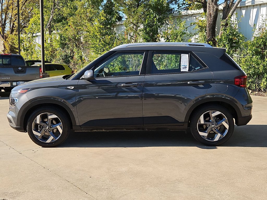 Used 2025 Hyundai Venue SEL FWD image 10