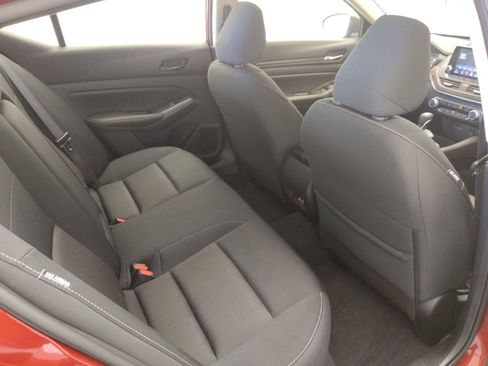 Used 2024 Nissan Altima 2.5 SV image 19