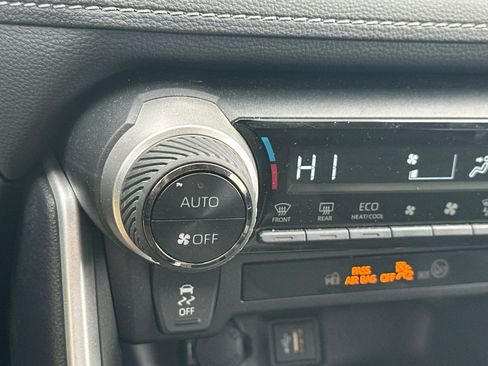 Certified 2025 Toyota RAV4 LE AWD/4WD image 30