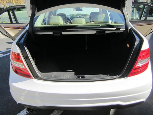 Used 2014 Mercedes-Benz C 250 Sedan image 12