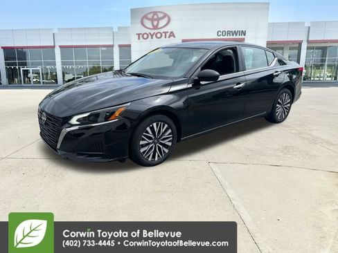 Used 2025 Nissan Altima 2.5 SV FWD image 7