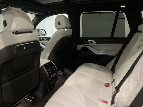 Used 2025 BMW X5 xDrive50e w/ Premium Package image 23