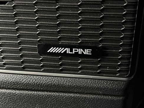 Used 2023 Jeep Grand Cherokee Limited w/ Luxury Tech Group II image 22