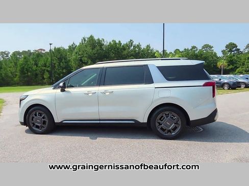 Used 2025 Kia Carnival SX FWD image 25