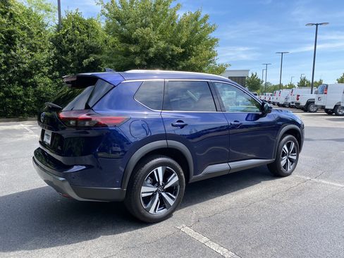 Used 2026 Nissan Rogue SL FWD image 9