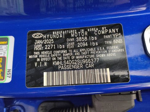 Used 2025 Hyundai Elantra SEL FWD image 33