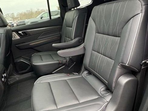 New 2026 Buick Enclave Avenir w/ Super Cruise Package AWD/4WD image 16