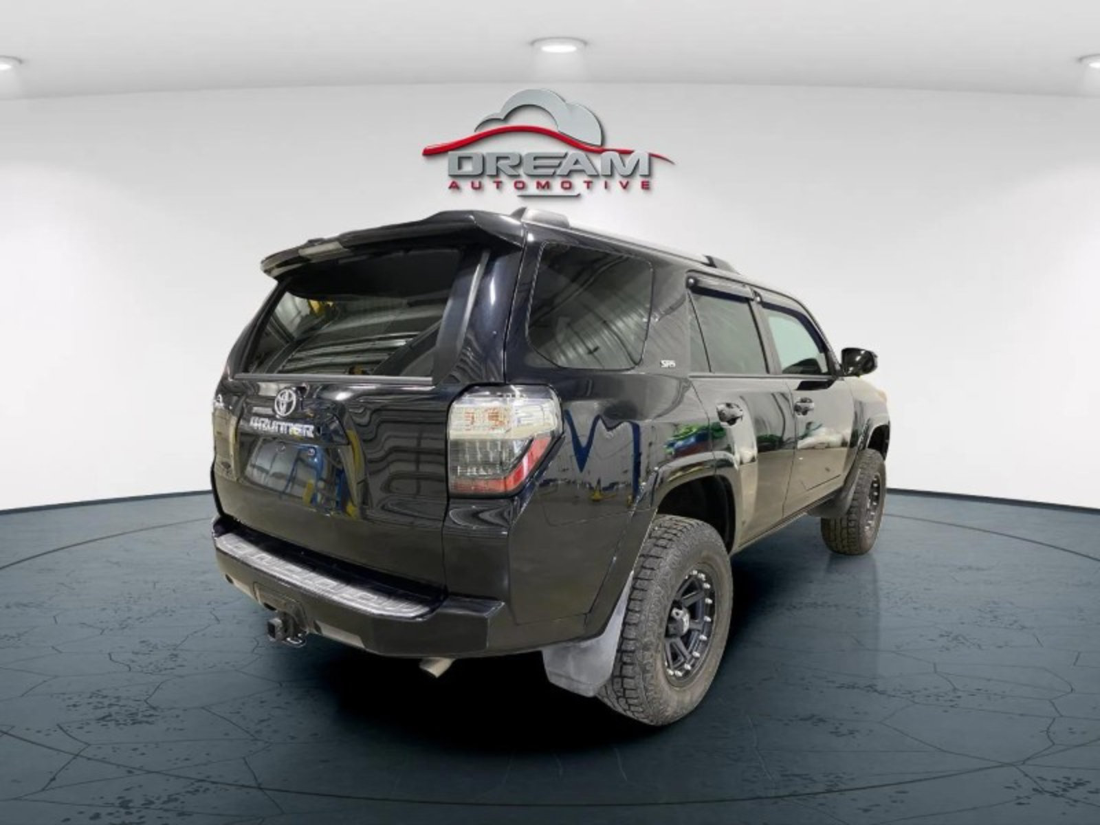 Used 2019 Toyota 4Runner SR5 AWD/4WD image 17
