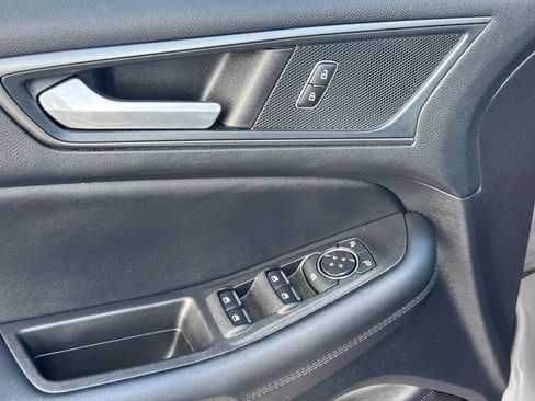 Used 2021 Ford Edge SE w/ Cargo Accessory Package FWD image 18