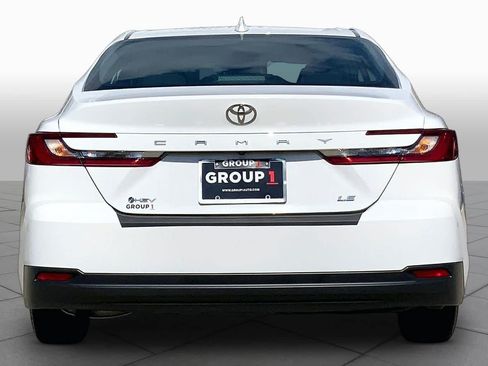 Used 2025 Toyota Camry LE FWD image 5