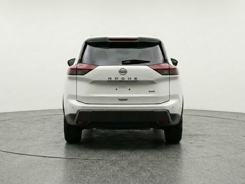 Used 2025 Nissan Rogue SV image 7