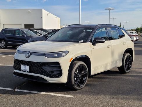 New 2026 Volkswagen Tiguan SE R-Line AWD/4WD image 9