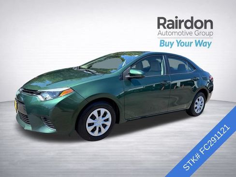 Used 2015 Toyota Corolla LE FWD image 3