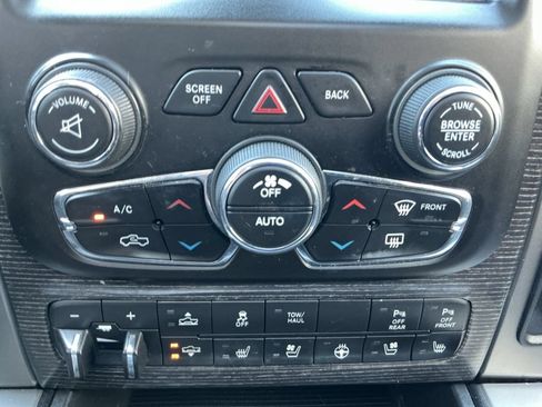 Used 2014 RAM 1500 Limited AWD/4WD image 17