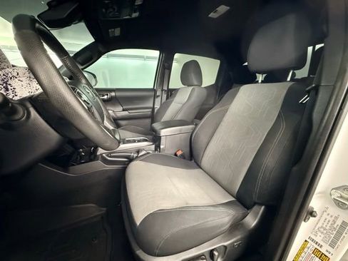 Used 2023 Toyota Tacoma TRD Off-Road AWD/4WD image 17