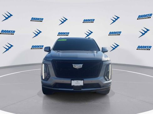 Used 2025 Cadillac Escalade Sport w/ LPO, ONYX Package image 3