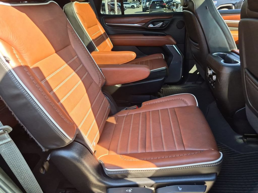 Used 2024 GMC Yukon Denali Ultimate AWD/4WD image 20