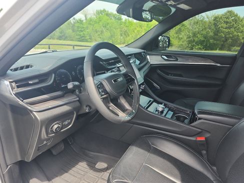 Used 2024 Jeep Grand Cherokee L Overland w/ Rear Seat Video Group I image 17