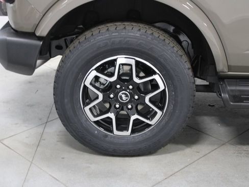 New 2025 Ford Bronco Outer Banks image 15