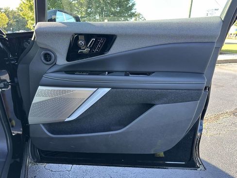 New 2025 Cadillac Optiq Luxury 2 AWD/4WD image 8