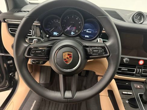 Certified 2026 Porsche Macan AWD/4WD image 17