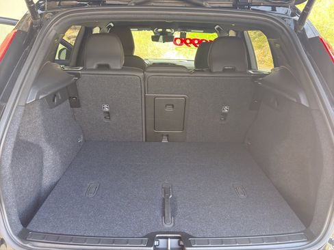 New 2025 Volvo EX40 Core w/ Climate Package AWD/4WD image 20