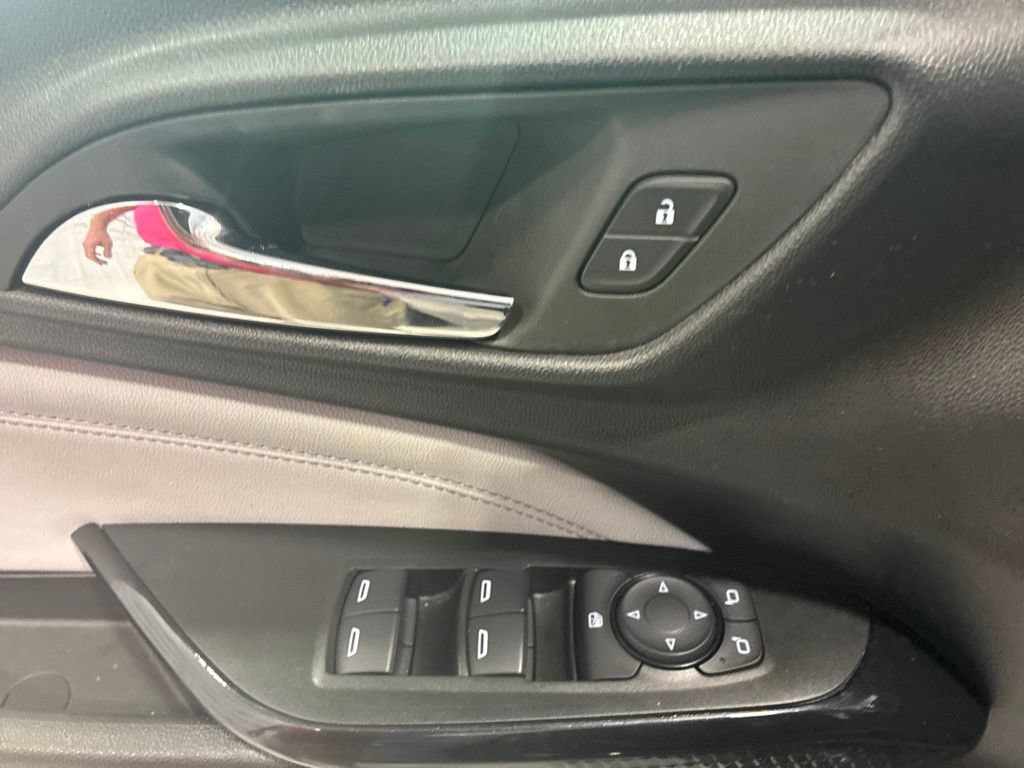 Used 2026 Chevrolet Trax LT FWD image 16