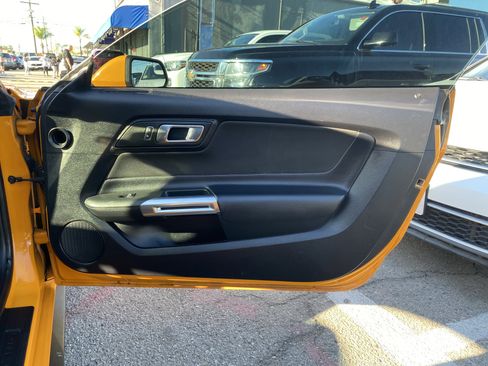 Used 2019 Ford Mustang Coupe w/ Ecoboost Performance Package image 19